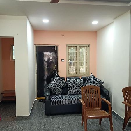 Sri Govinda Nilayam Home Stay 1 Вишакхапатнам Экстерьер фото