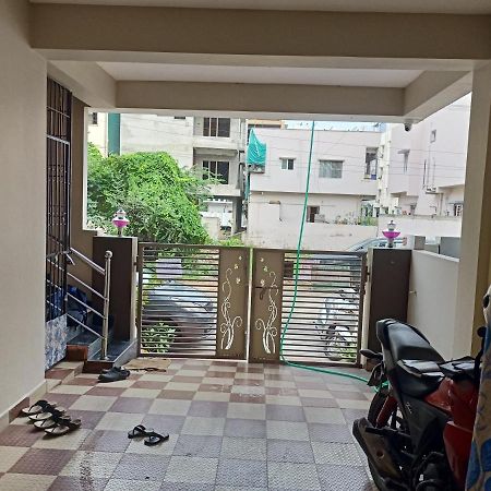 Sri Govinda Nilayam Home Stay 1 Вишакхапатнам Экстерьер фото
