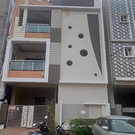 Sri Govinda Nilayam Home Stay 1 Вишакхапатнам Экстерьер фото