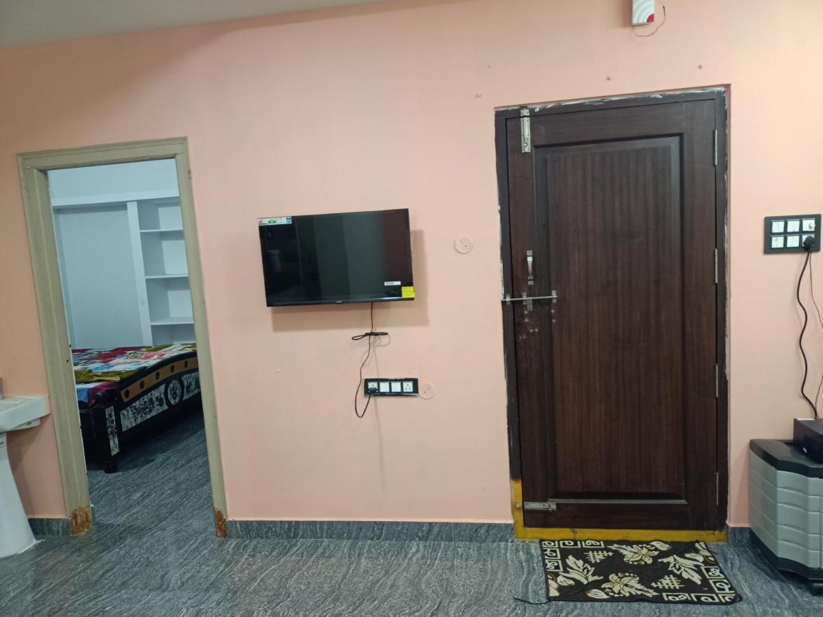 Sri Govinda Nilayam Home Stay 1 Вишакхапатнам Экстерьер фото