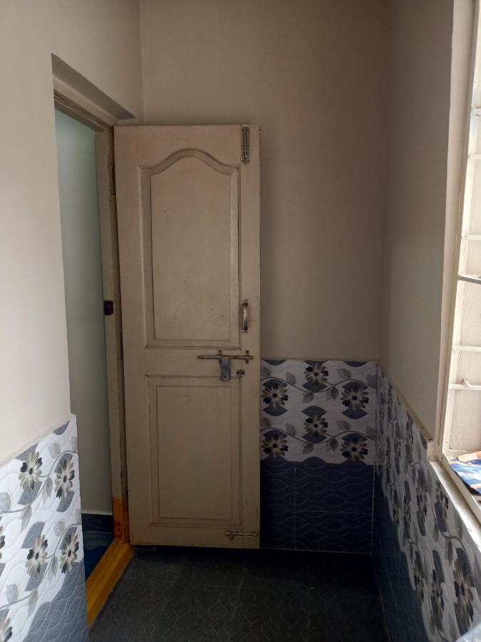 Sri Govinda Nilayam Home Stay 1 Вишакхапатнам Экстерьер фото