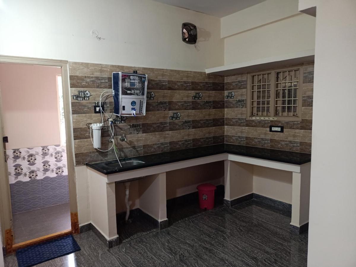Sri Govinda Nilayam Home Stay 1 Вишакхапатнам Экстерьер фото